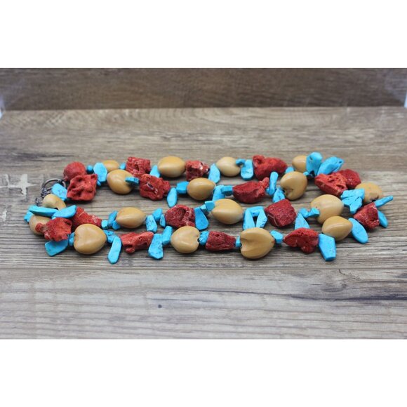 Chunky turquoise free form coral kukui nut vintage indigenous necklace - Picture 6 of 10
